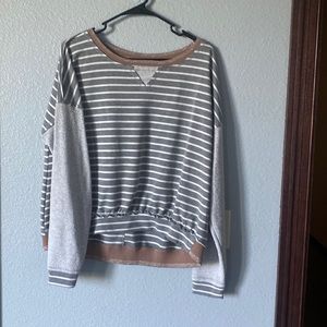 Glided intent gray sweater size medium like new